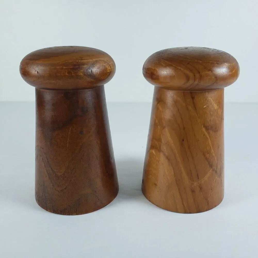 VTG Mushroom Shape Wood Salt & Pepper Shakers Danish Style Cottage MCM